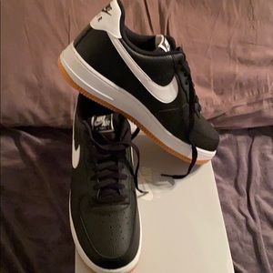 Mens Nike Air Force 1 ‘07 2... size 10.5